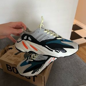 Yeezy adidas boost 750 Wave Runner.. Authentic questionable